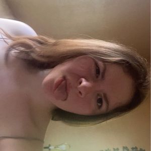 Meet your Posher, Chloe